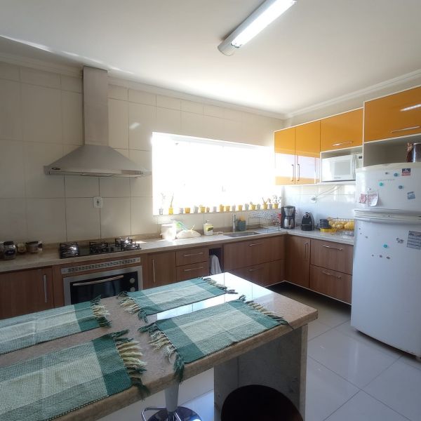 Casa com 3 quartos e 5 banheiros à venda no bairro Portal das Colinas, Guaratingueta