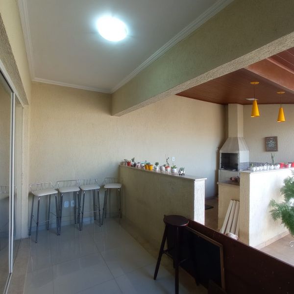 Casa com 3 quartos e 5 banheiros à venda no bairro Portal das Colinas, Guaratingueta