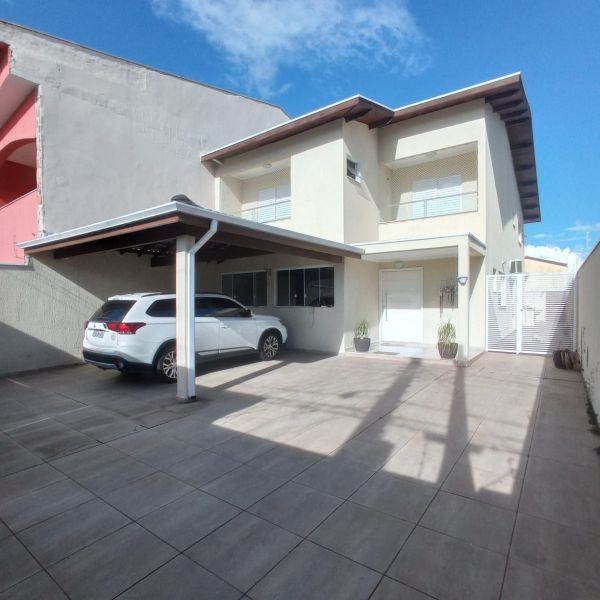 Casa com 3 quartos e 5 banheiros à venda no bairro Portal das Colinas, Guaratingueta