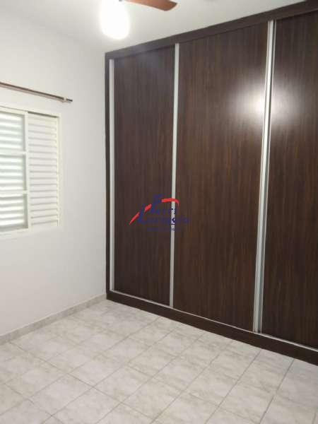 Casa com 3 quartos e 1 banheiro à venda no bairro Jardim Rony, Guaratingueta