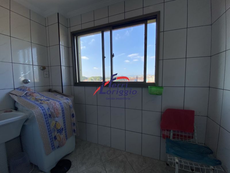 Apartamento com 3 quartos e 2 banheiros à venda no bairro Jardim Rony, Guaratingueta