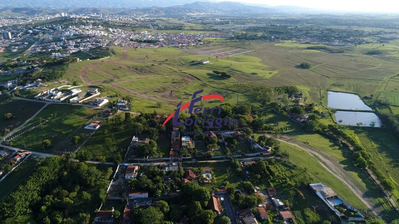 Terreno à venda no bairro Colonia, Guaratingueta
