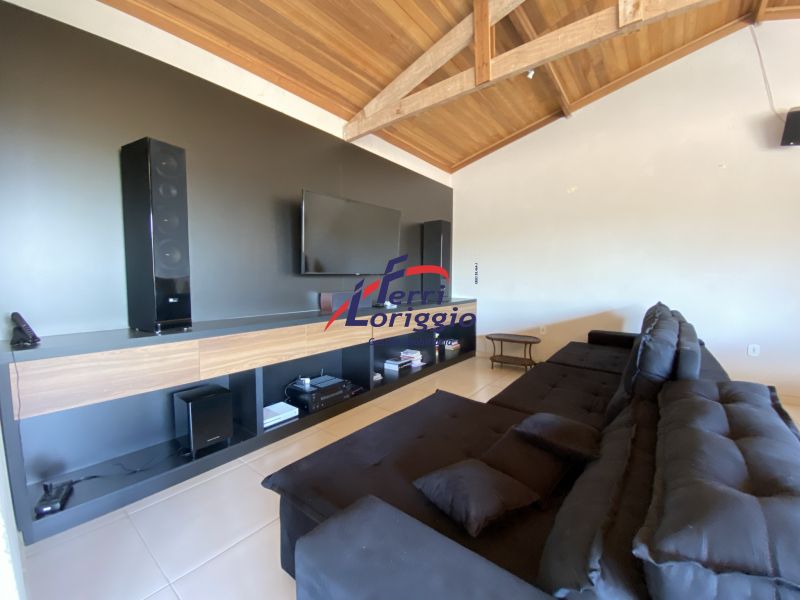 Casa com 5 quartos, 4 banheiros e 500m² à venda no bairro Jardim Rony, Guaratingueta
