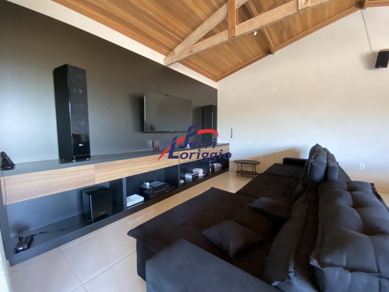 Casa com 5 quartos, 4 banheiros e 500m² à venda no bairro Jardim Rony, Guaratingueta