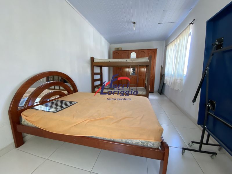 Casa com 5 quartos, 4 banheiros e 500m² à venda no bairro Jardim Rony, Guaratingueta