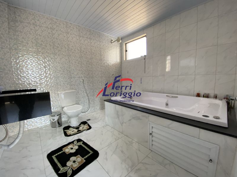 Casa com 5 quartos, 4 banheiros e 500m² à venda no bairro Jardim Rony, Guaratingueta