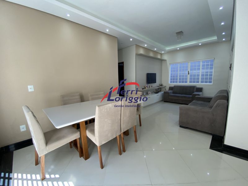 Casa com 5 quartos, 4 banheiros e 500m² à venda no bairro Jardim Rony, Guaratingueta