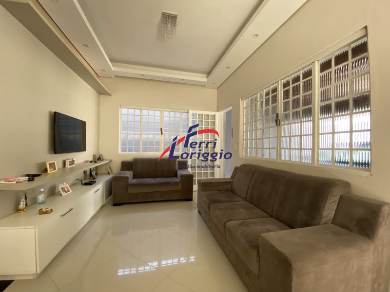 Casa com 5 quartos, 4 banheiros e 500m² à venda no bairro Jardim Rony, Guaratingueta