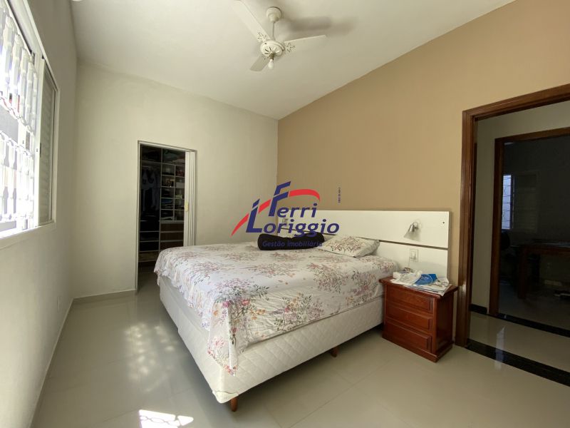 Casa com 5 quartos, 4 banheiros e 500m² à venda no bairro Jardim Rony, Guaratingueta