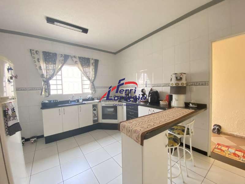 Casa com 4 quartos e 3 banheiros à venda no bairro Jardim Bela Vista, Guaratingueta