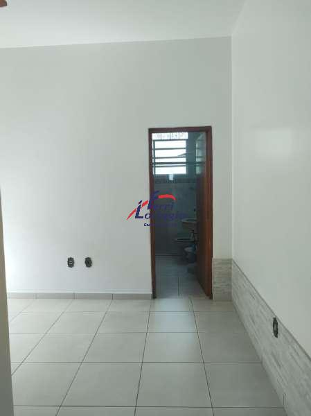 Casa com 3 quartos e 1 banheiro à venda no bairro Centro, Guaratingueta