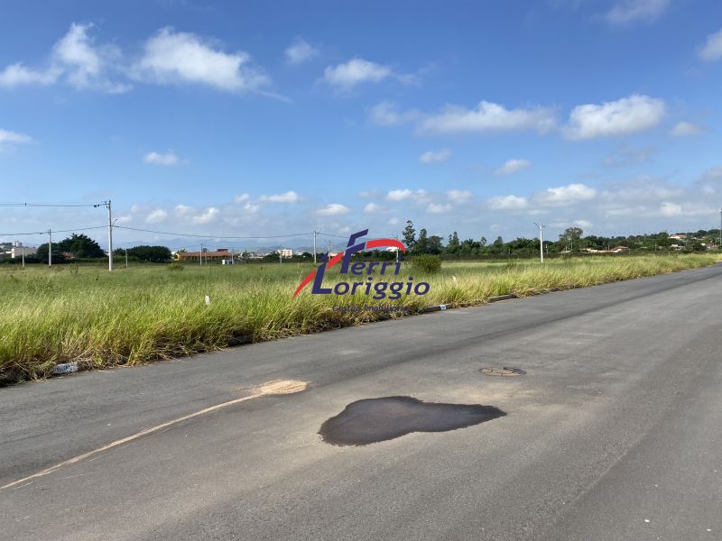 Terreno à venda no bairro Village Santana, Guaratingueta