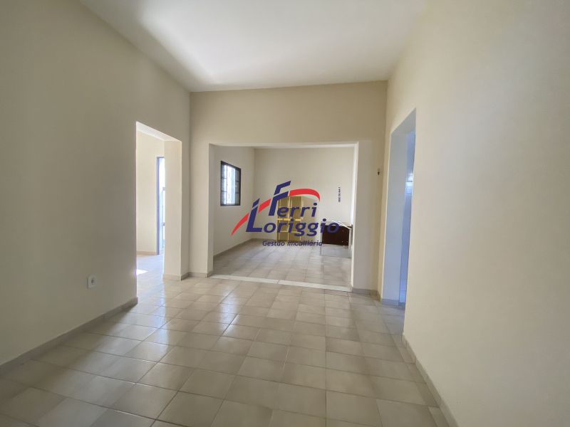 Casa com 3 quartos e 2 banheiros à venda no bairro Sao Benedito, Guaratingueta