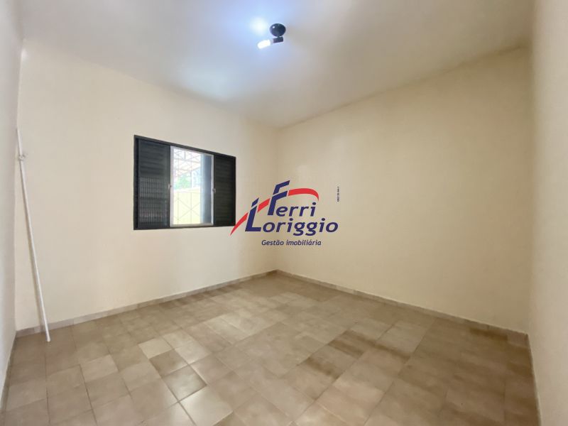 Casa com 3 quartos e 2 banheiros à venda no bairro Sao Benedito, Guaratingueta