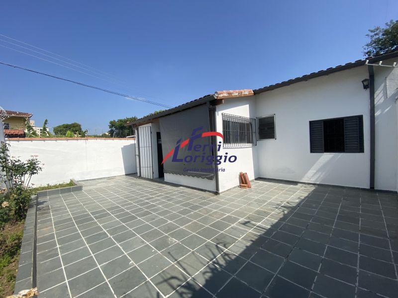 Casa com 3 quartos e 2 banheiros à venda no bairro Sao Benedito, Guaratingueta