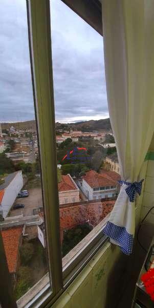 Apartamento com 3 quartos e 2 banheiros à venda no bairro Centro, Guaratingueta