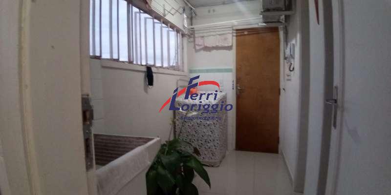 Apartamento com 3 quartos e 2 banheiros à venda no bairro Centro, Guaratingueta