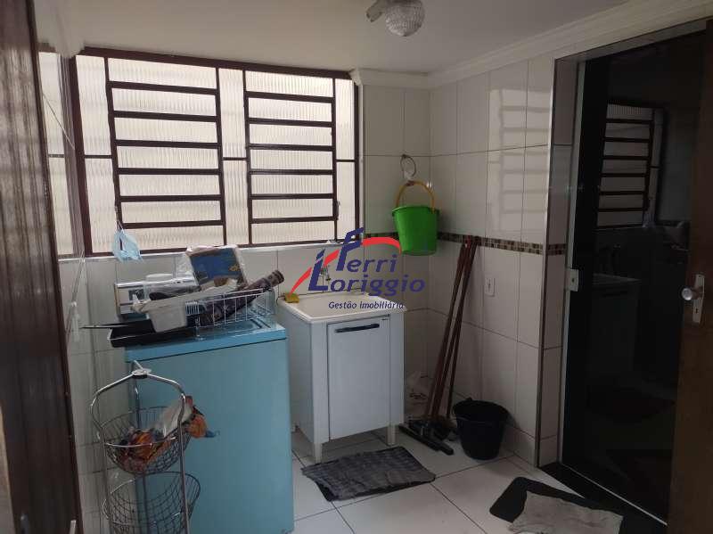 Apartamento com 3 quartos e 2 banheiros à venda no bairro Sao Benedito, Guaratingueta