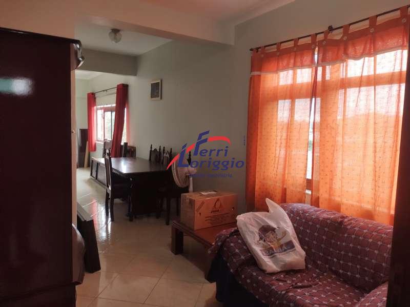 Apartamento com 3 quartos e 2 banheiros à venda no bairro Sao Benedito, Guaratingueta
