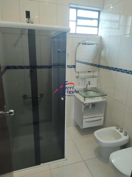 Apartamento com 3 quartos e 2 banheiros à venda no bairro Sao Benedito, Guaratingueta