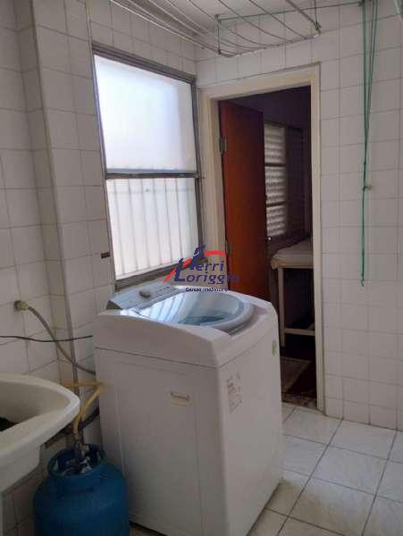 Apartamento com 3 quartos, 3 banheiros e 120m² à venda no bairro Centro, Guaratingueta