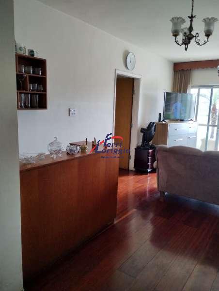 Apartamento com 3 quartos, 3 banheiros e 120m² à venda no bairro Centro, Guaratingueta