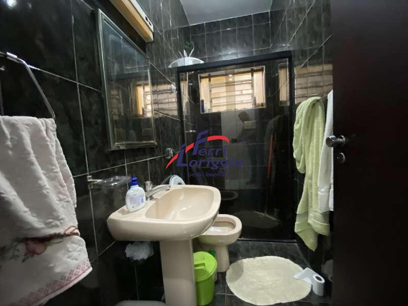 Casa com 3 quartos e 2 banheiros à venda no bairro Parque do Sol, Guaratingueta