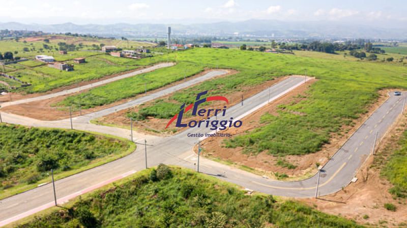 Terreno à venda no bairro Bom Jardim, Guaratingueta