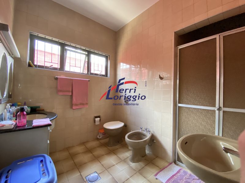 Casa com 4 quartos e 3 banheiros à venda no bairro Club dos 500, Guaratingueta
