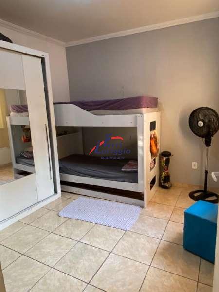 Casa com 6 quartos e 3 banheiros à venda no bairro Itaguaçu, Aparecida
