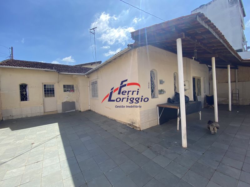 Casa com 4 quartos e 2 banheiros à venda no bairro Jardim Coelho Neto, Guaratingueta