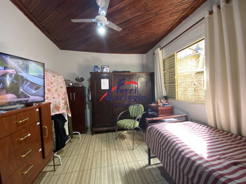 Casa com 4 quartos e 2 banheiros à venda no bairro Jardim Coelho Neto, Guaratingueta
