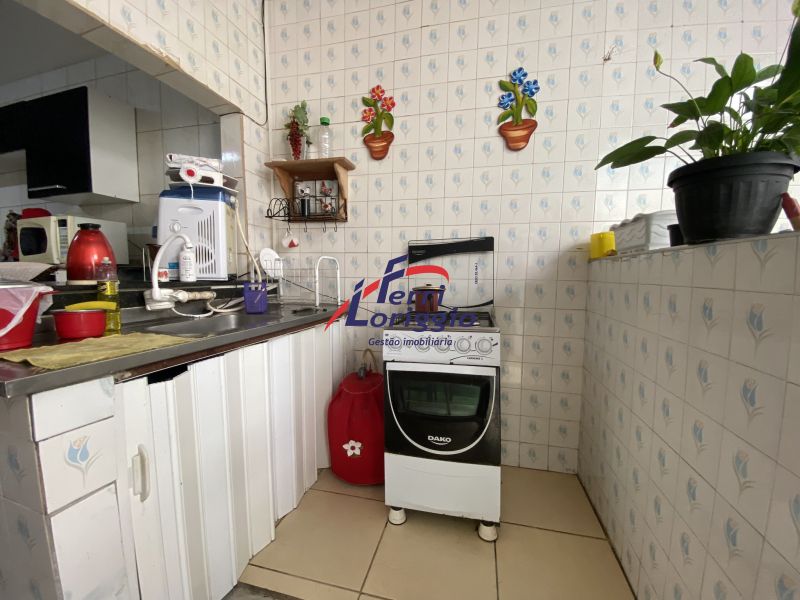 Casa com 4 quartos e 2 banheiros à venda no bairro Jardim Coelho Neto, Guaratingueta