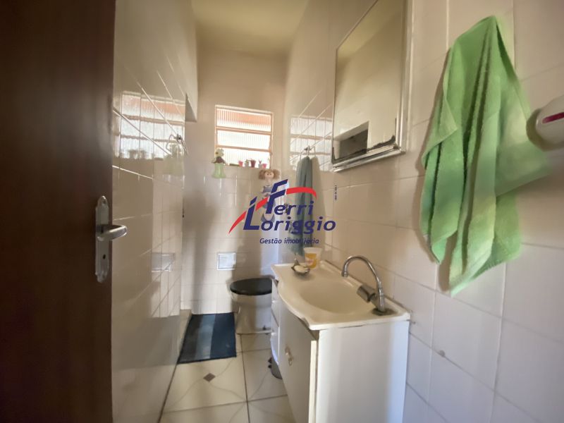 Casa com 4 quartos e 2 banheiros à venda no bairro Jardim Coelho Neto, Guaratingueta