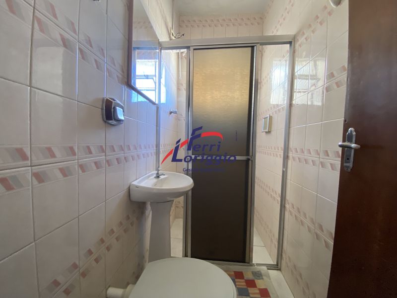 Casa com 4 quartos e 2 banheiros à venda no bairro Jardim Coelho Neto, Guaratingueta