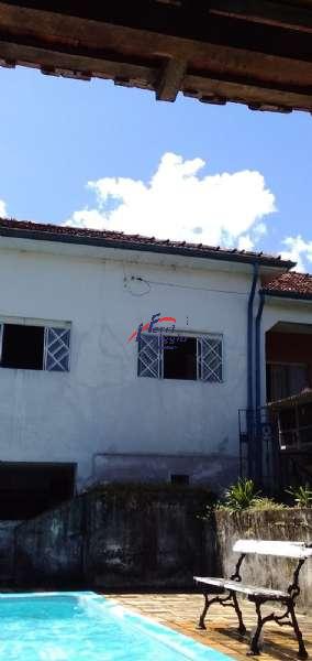 Casa com 4 quartos, 2 banheiros e 330m² à venda no bairro Centro, Piquete