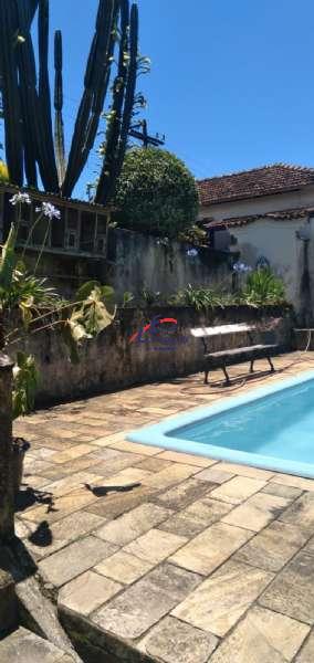 Casa com 4 quartos, 2 banheiros e 330m² à venda no bairro Centro, Piquete