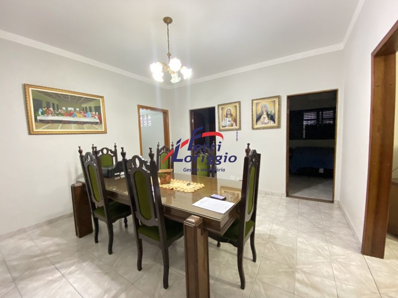 Casa com 3 quartos e 2 banheiros à venda no bairro Santa Rita, Guaratingueta