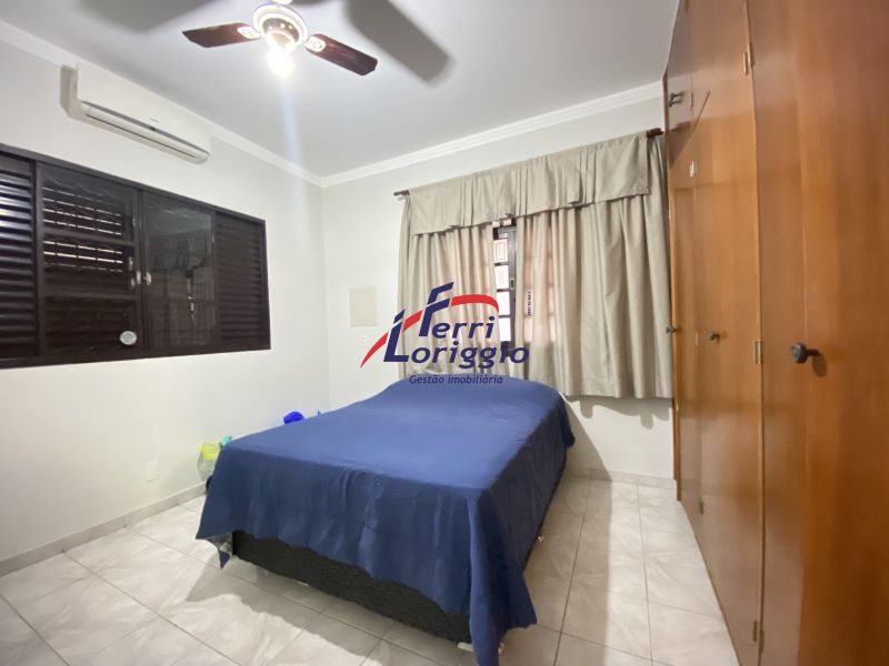 Casa com 3 quartos e 2 banheiros à venda no bairro Santa Rita, Guaratingueta