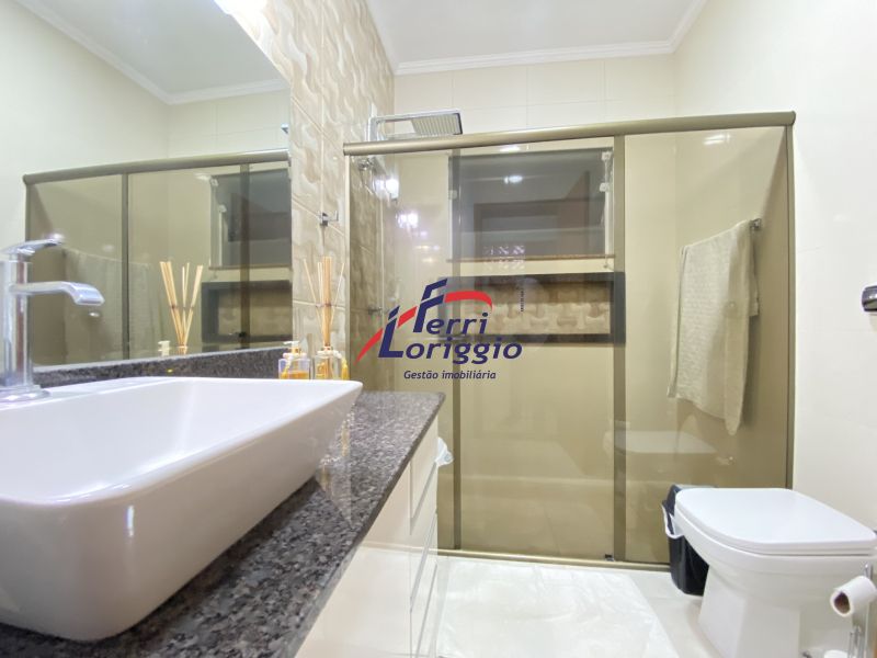 Casa com 3 quartos e 2 banheiros à venda no bairro Santa Rita, Guaratingueta
