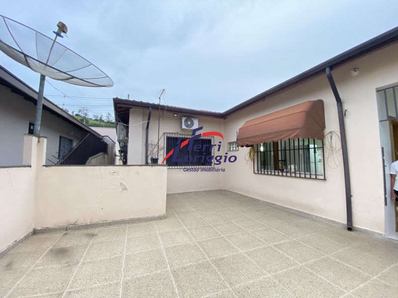 Casa com 3 quartos e 2 banheiros à venda no bairro Santa Rita, Guaratingueta