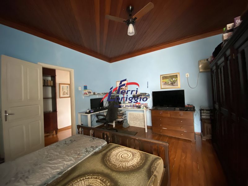 Casa com 3 quartos e 3 banheiros à venda no bairro Centro, Guaratingueta