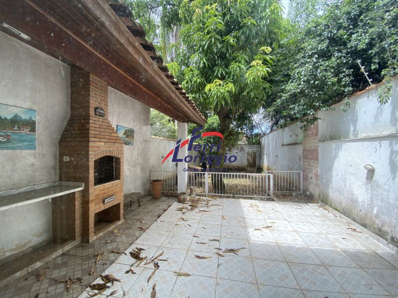 Casa com 3 quartos e 3 banheiros à venda no bairro Centro, Guaratingueta