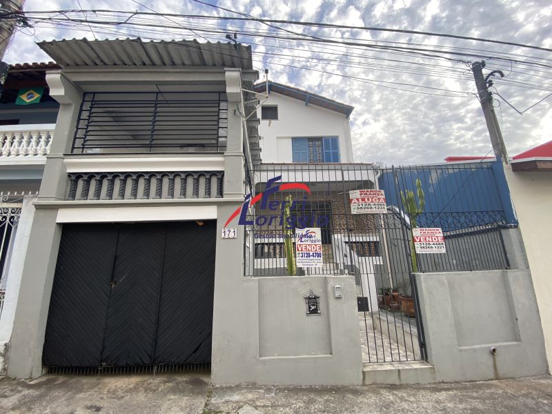 Casa com 5 quartos e 3 banheiros à venda no bairro Centro, Guaratingueta
