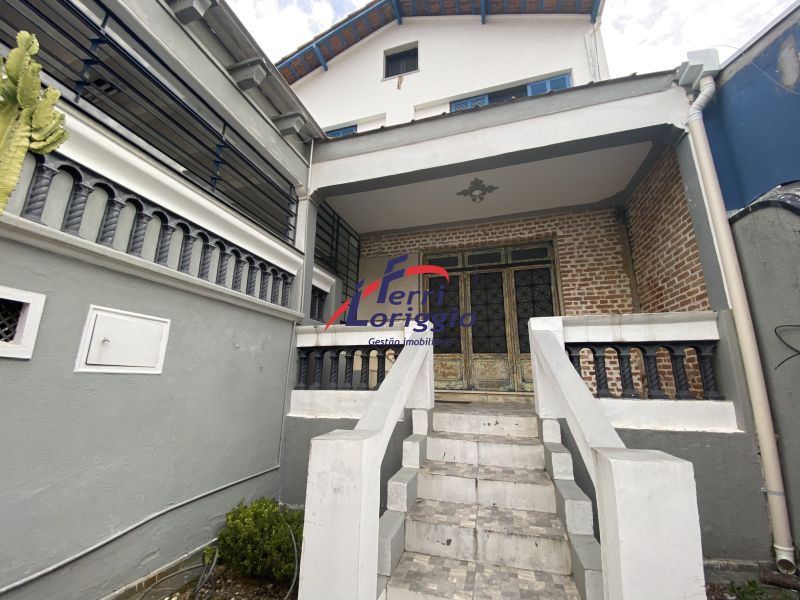 Casa com 5 quartos e 3 banheiros à venda no bairro Centro, Guaratingueta
