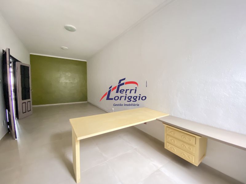 Casa com 5 quartos e 3 banheiros à venda no bairro Centro, Guaratingueta