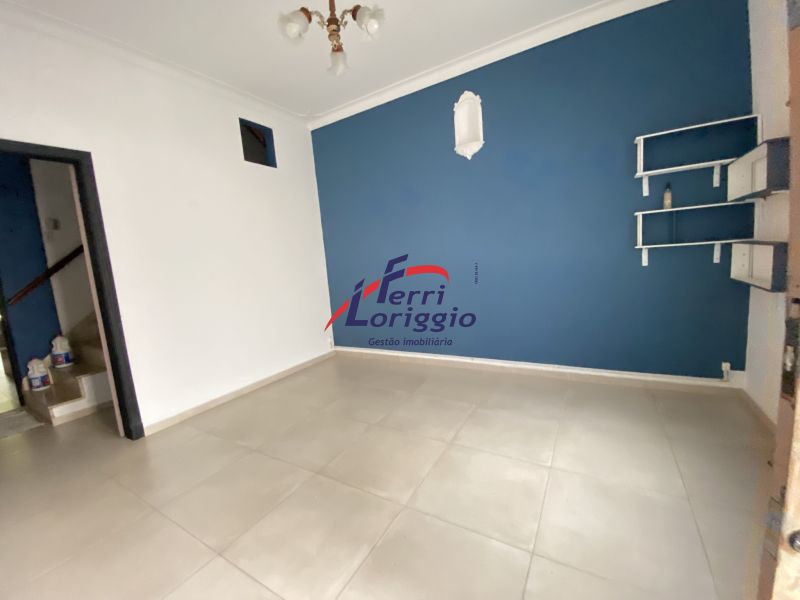 Casa com 5 quartos e 3 banheiros à venda no bairro Centro, Guaratingueta