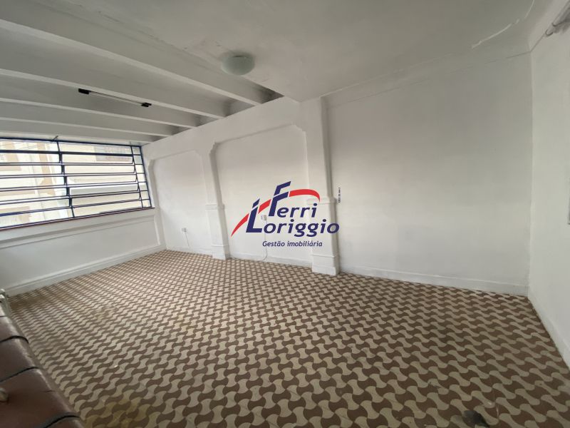 Casa com 5 quartos e 3 banheiros à venda no bairro Centro, Guaratingueta