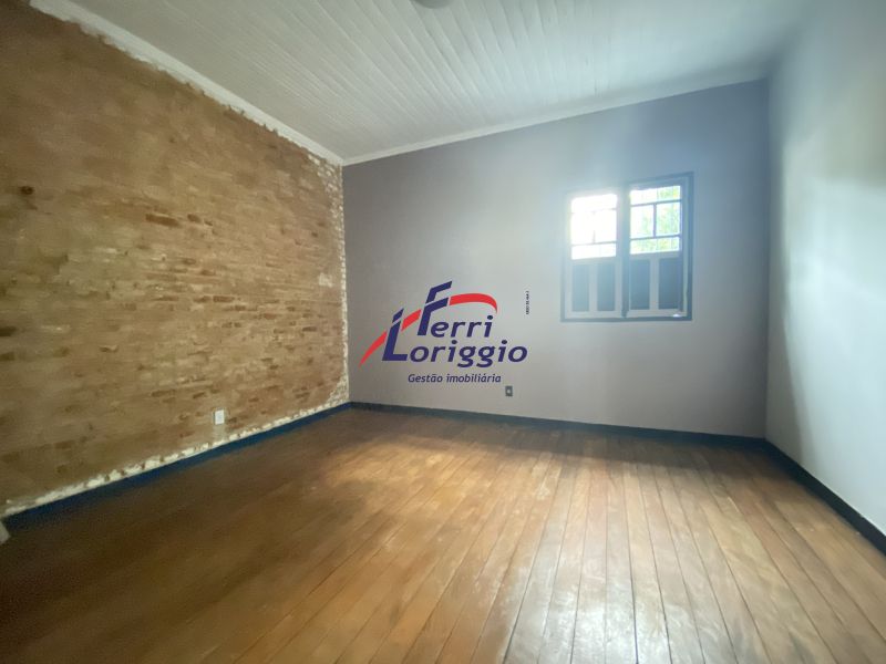 Casa com 5 quartos e 3 banheiros à venda no bairro Centro, Guaratingueta