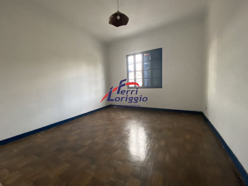 Casa com 5 quartos e 3 banheiros à venda no bairro Centro, Guaratingueta